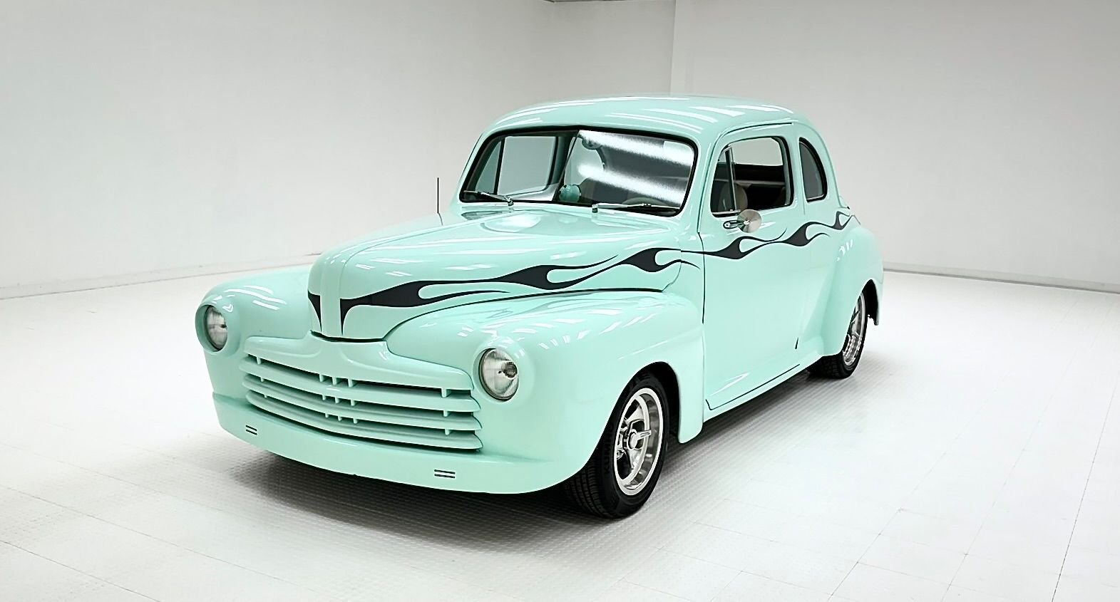 1948 Ford Deluxe Coupe