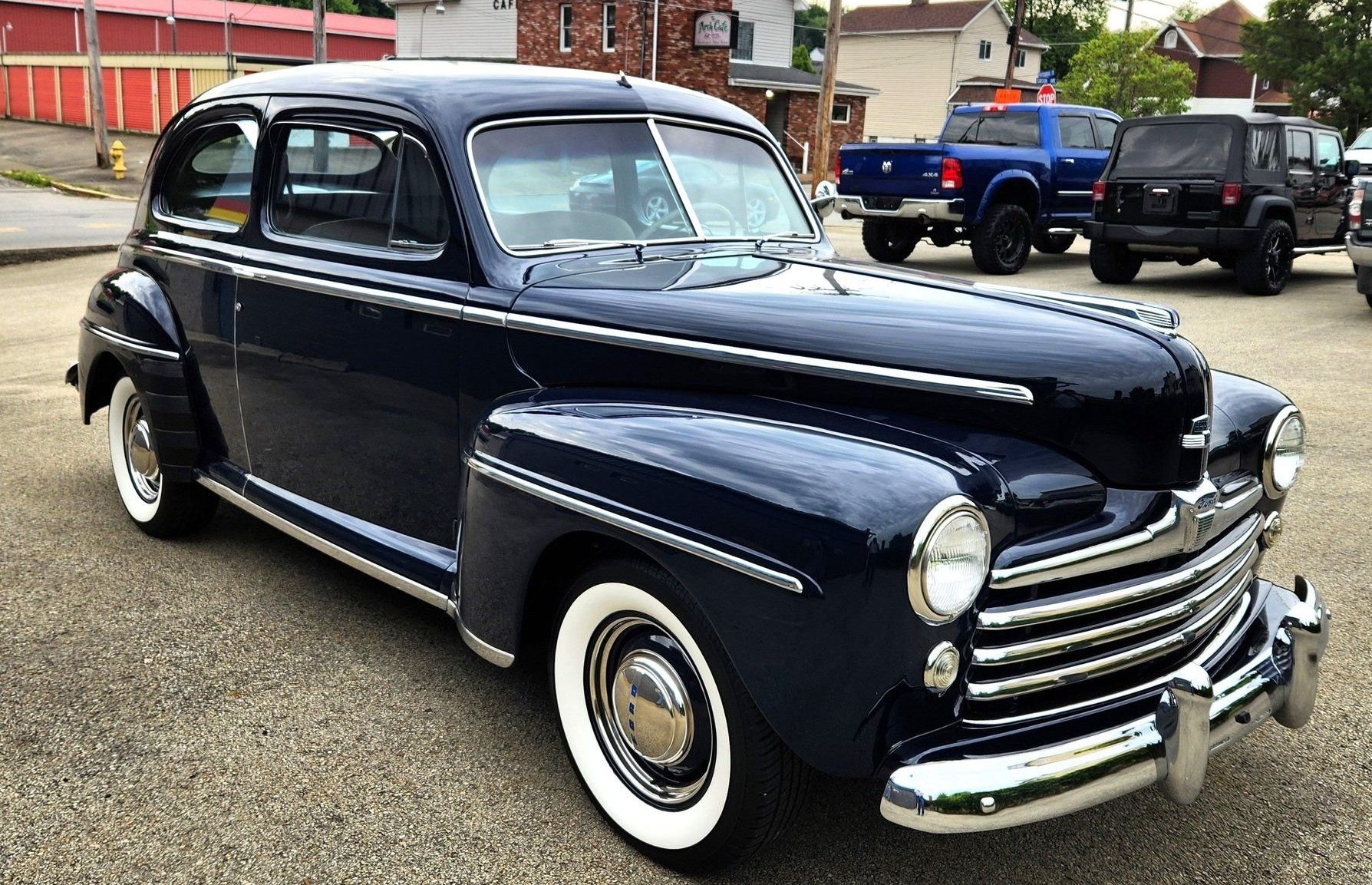1947 Ford Tudor Super Deluxe