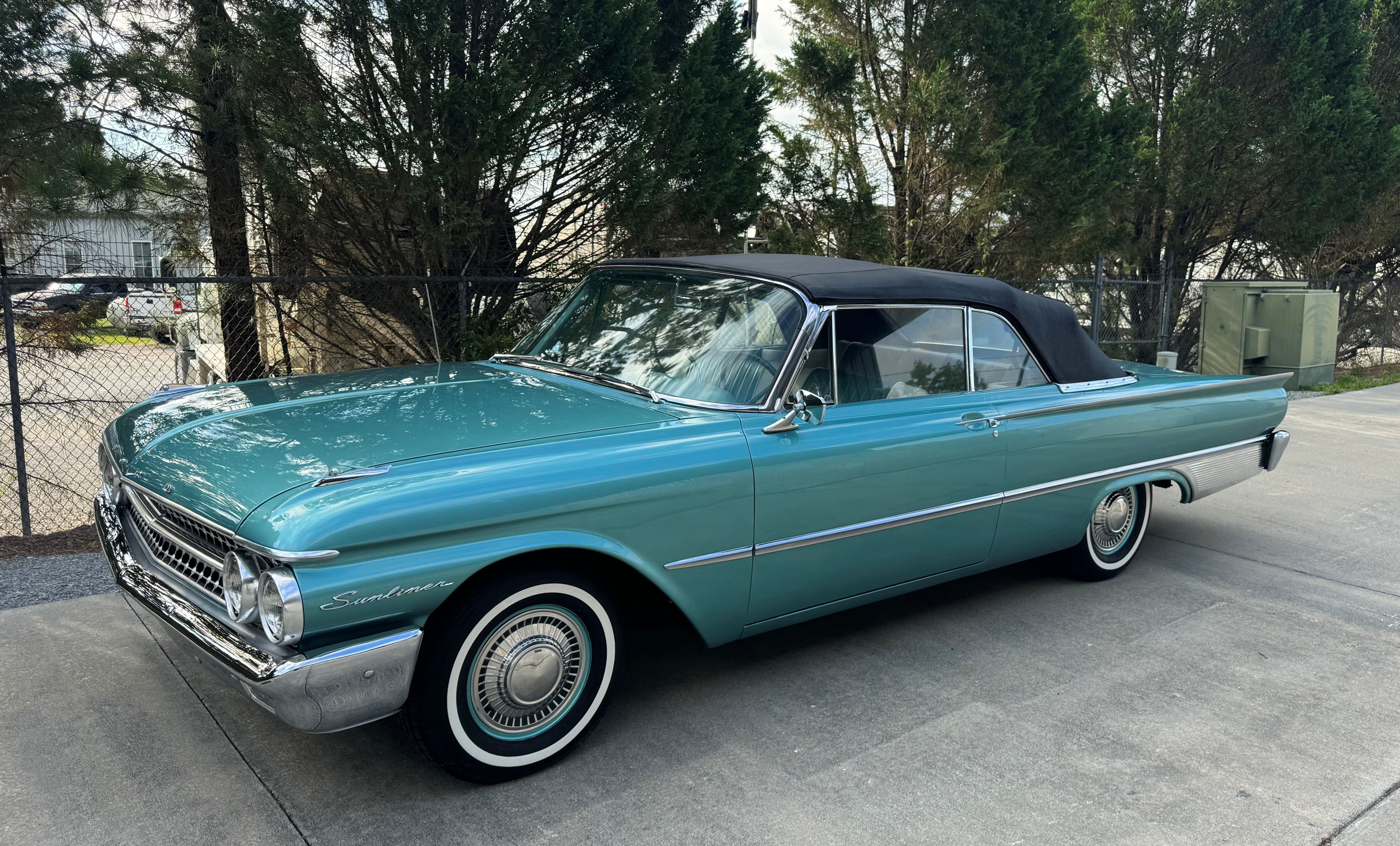 1961 Ford Sunliner Convertible