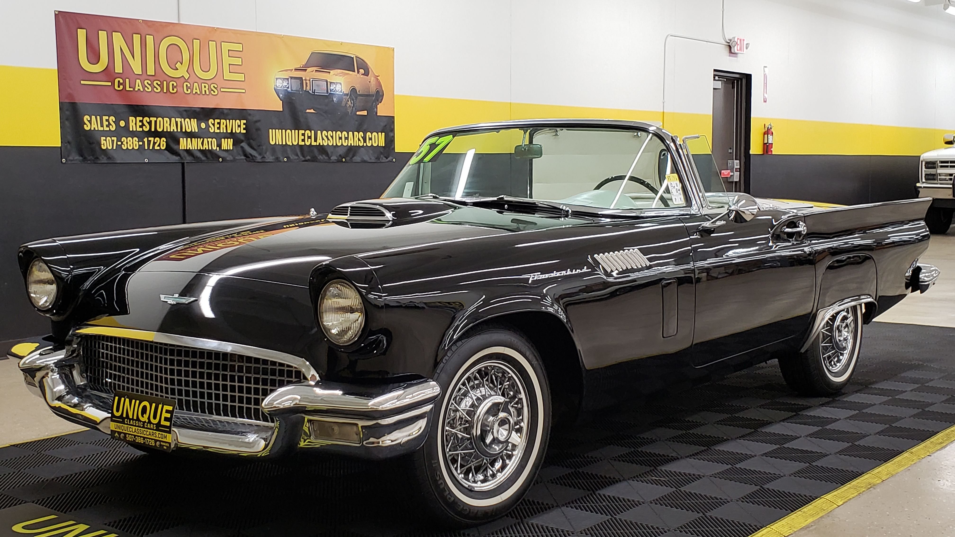 1957 Ford Thunderbird