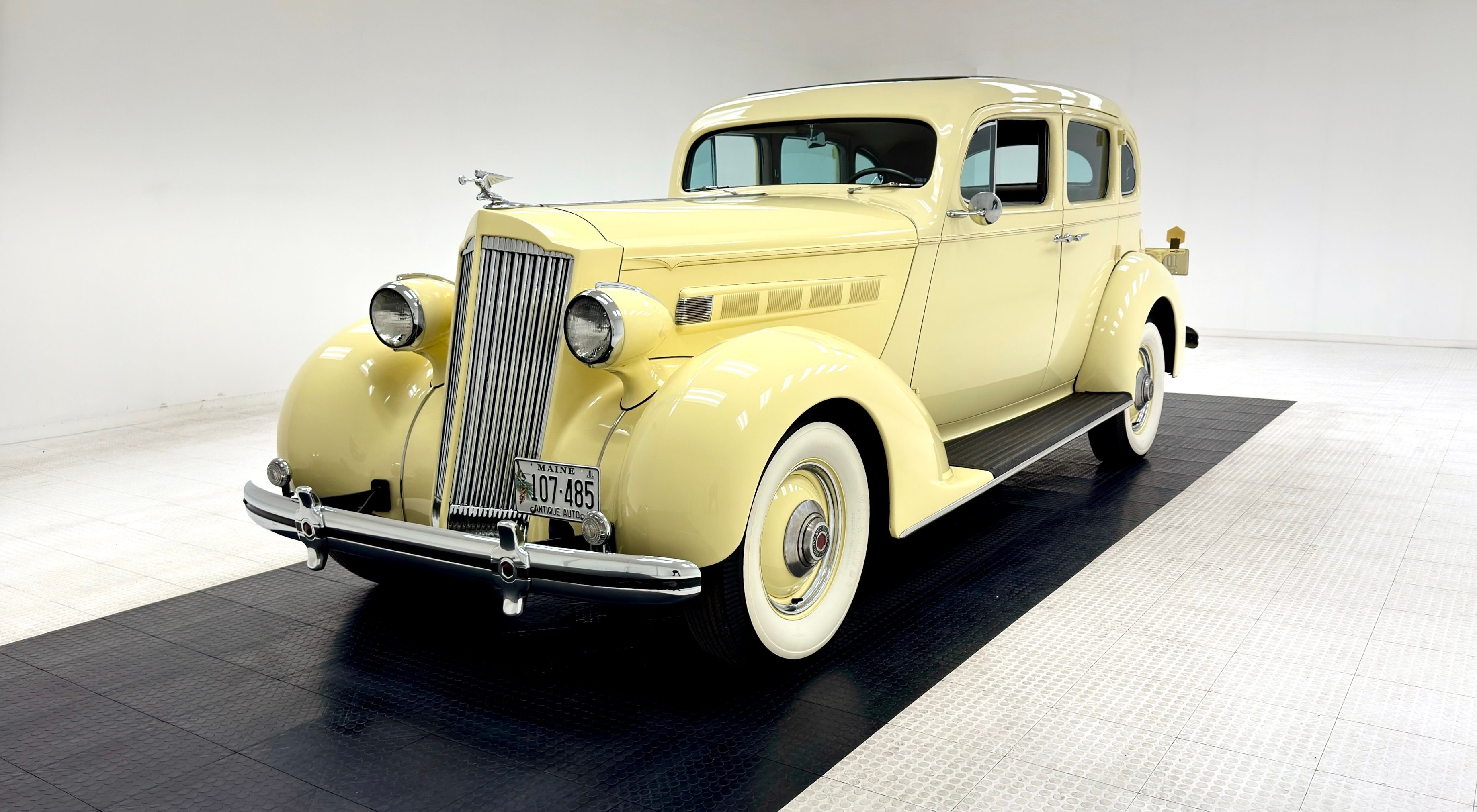 1936 Packard 120 Series Sedan