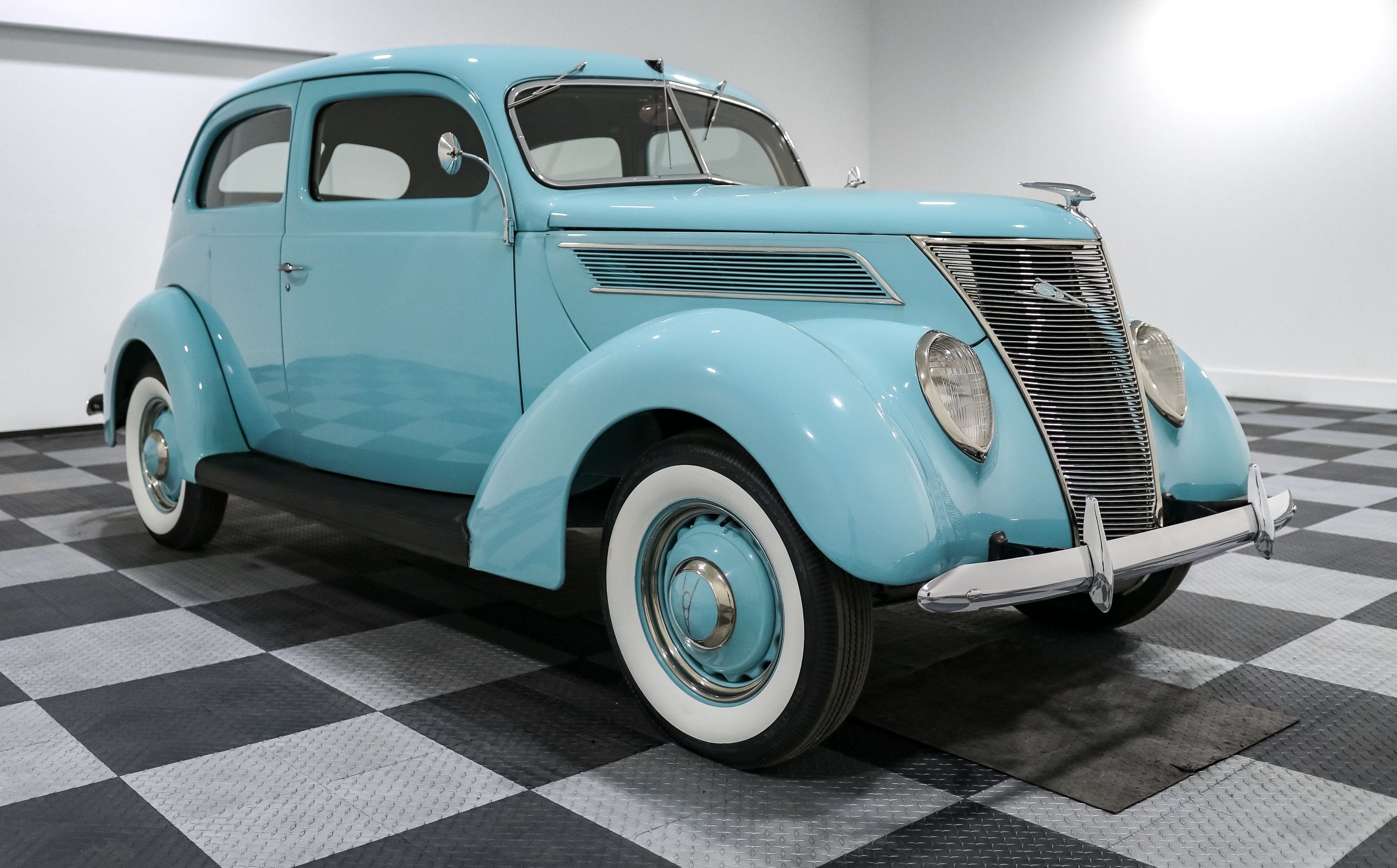 1937 Ford Model 74