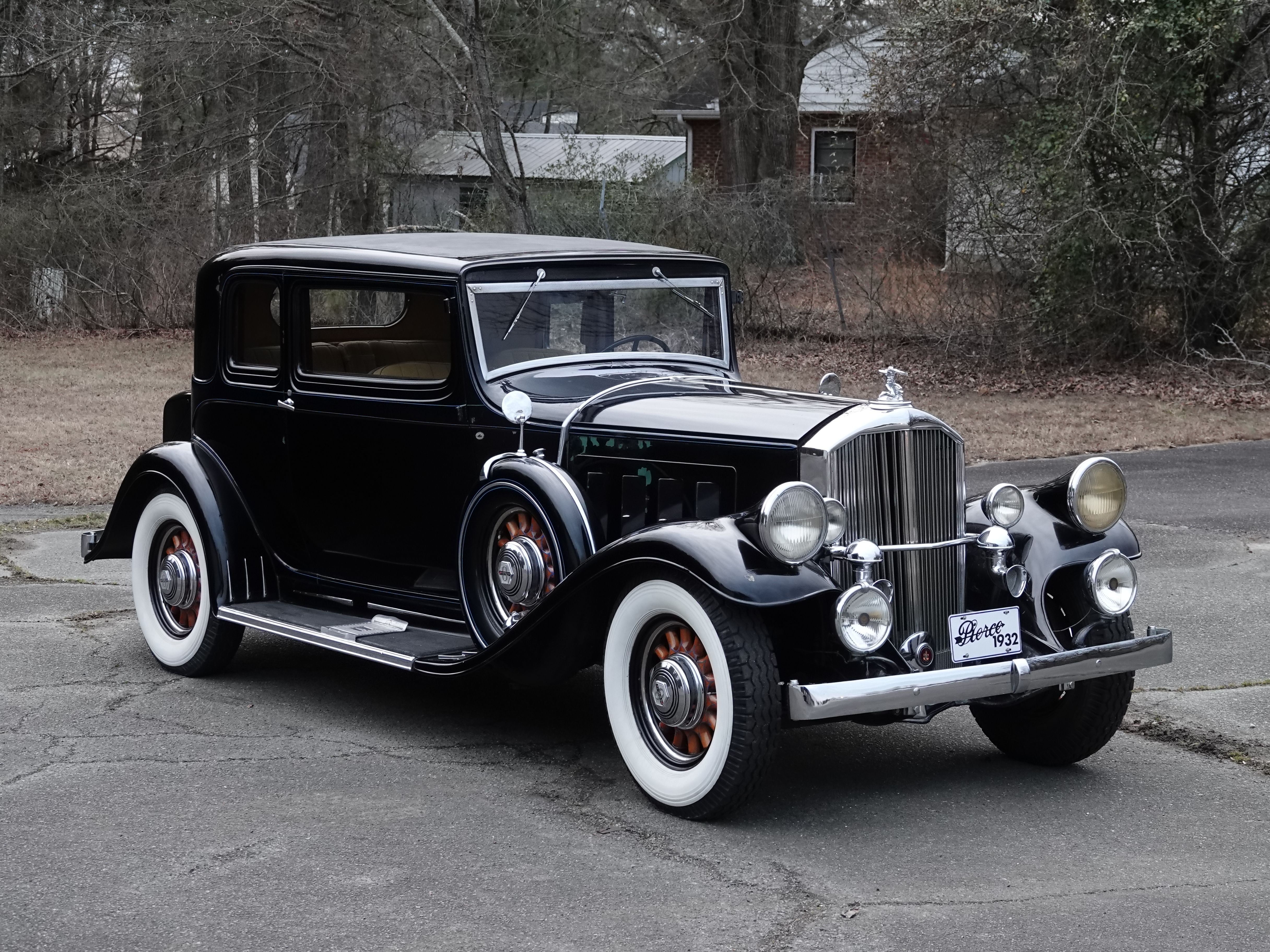 1932