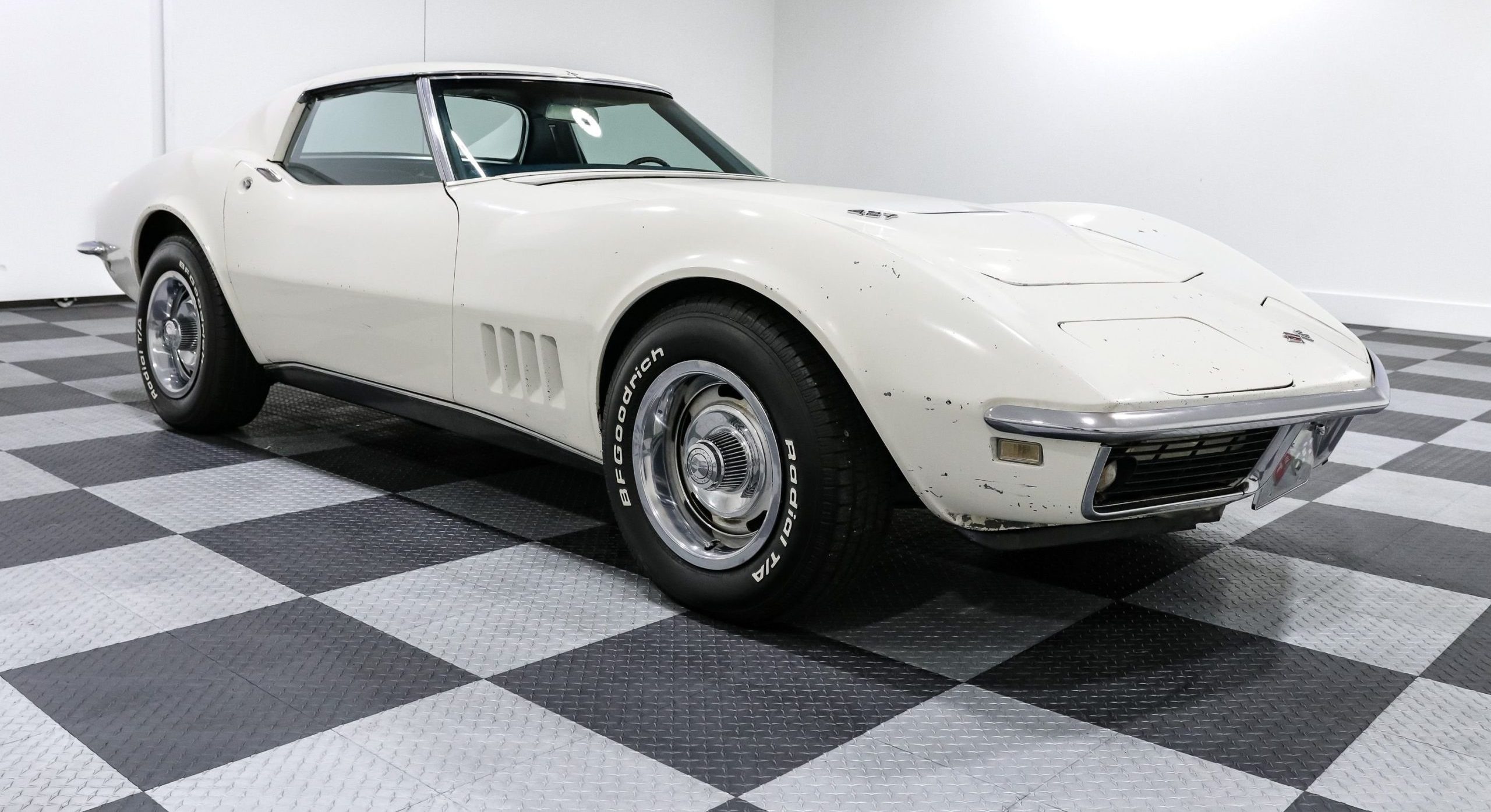 classic sports cars