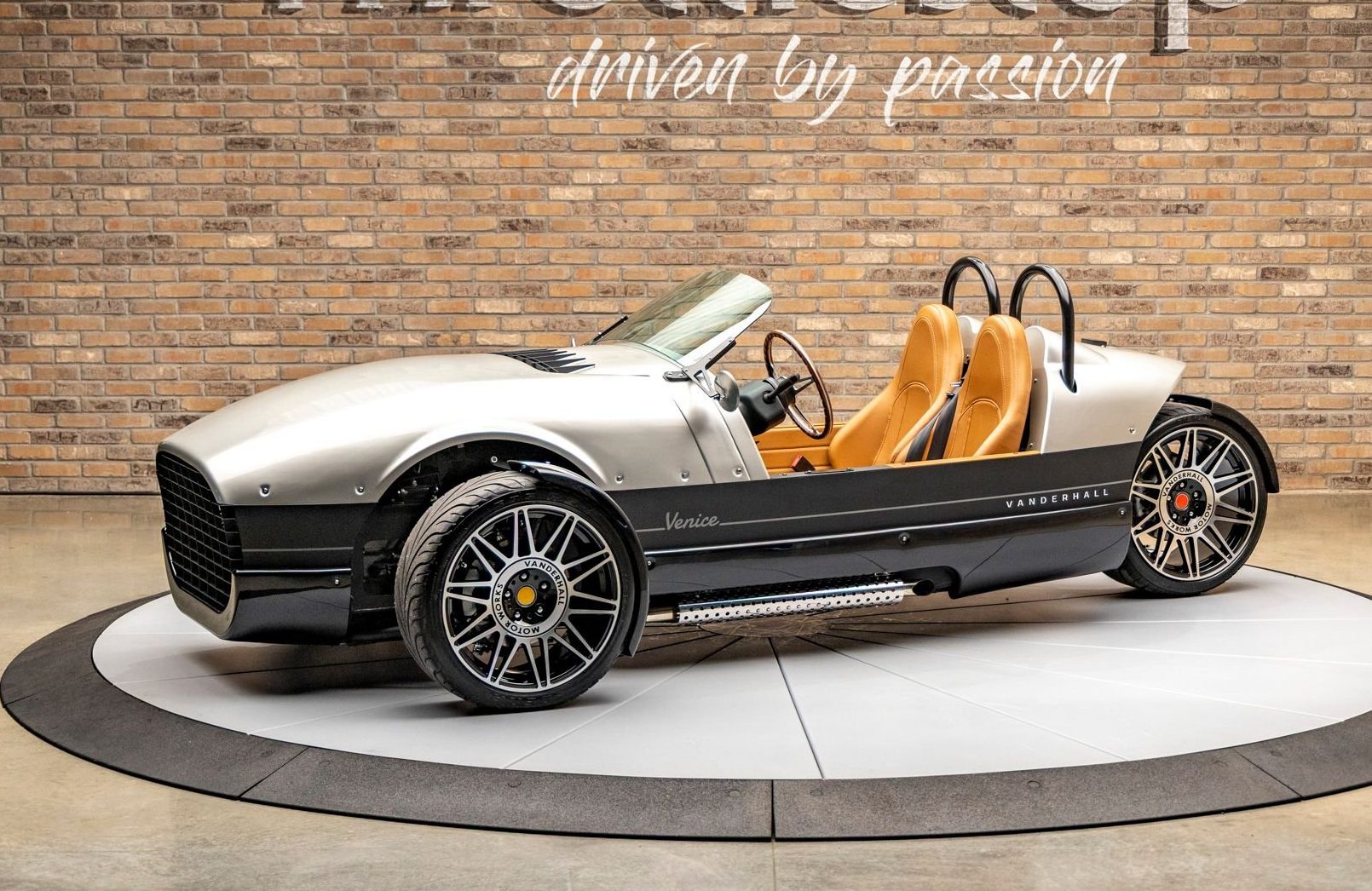 three-wheeled autocycle