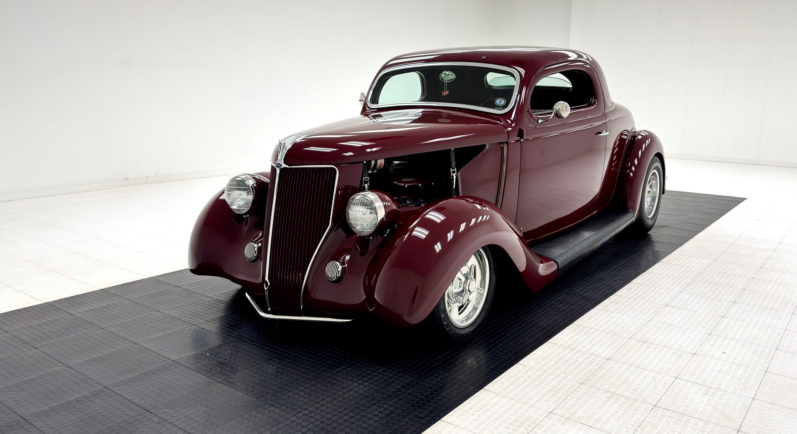 1935 Ford Model 48