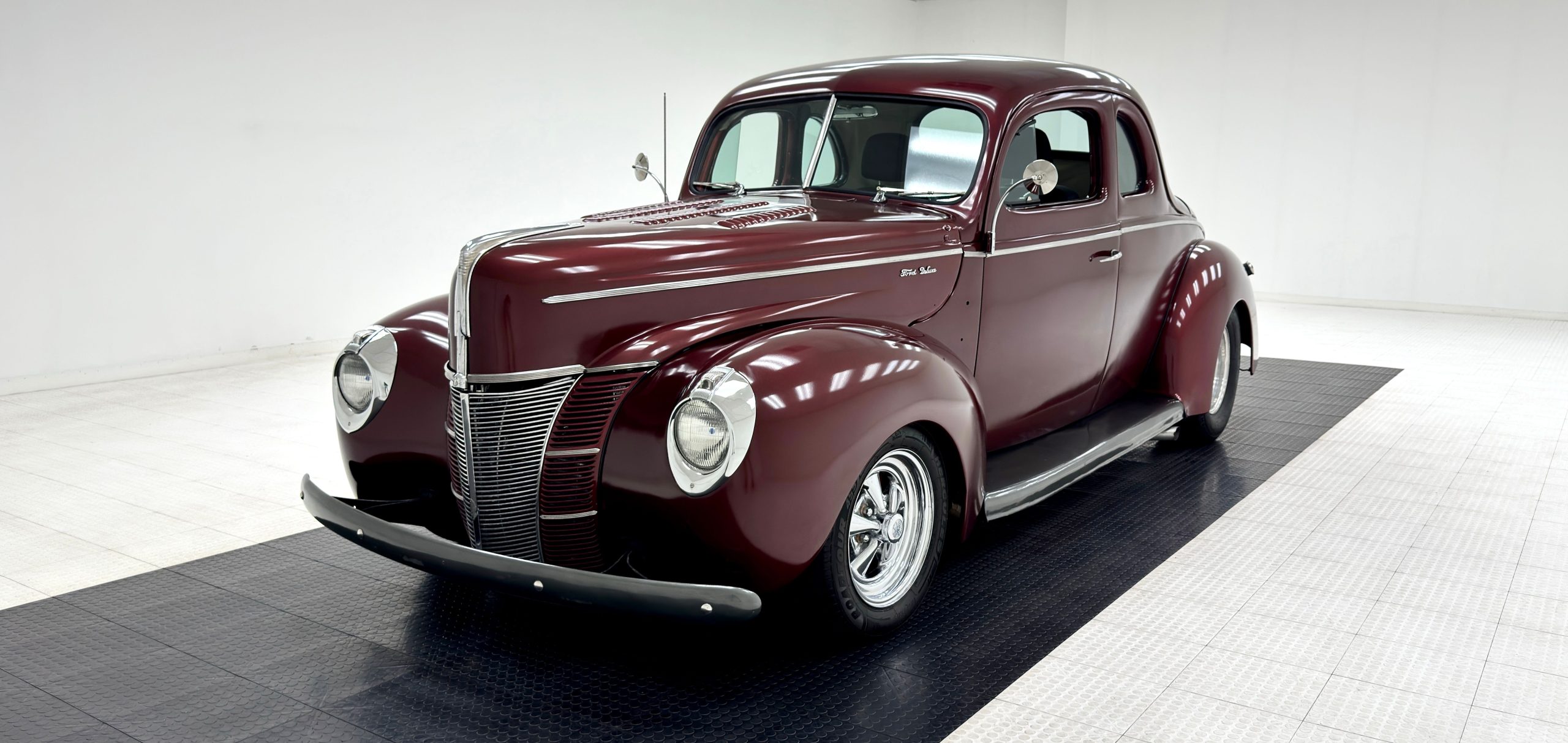 1940 Ford Deluxe 85