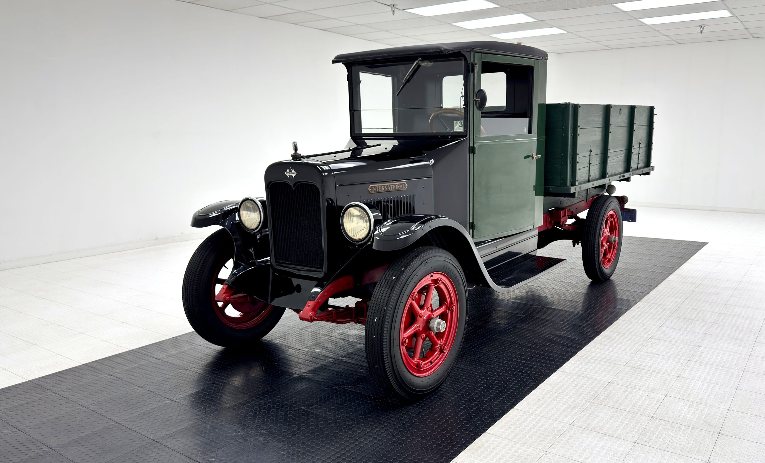 1930 International 6 Speed
