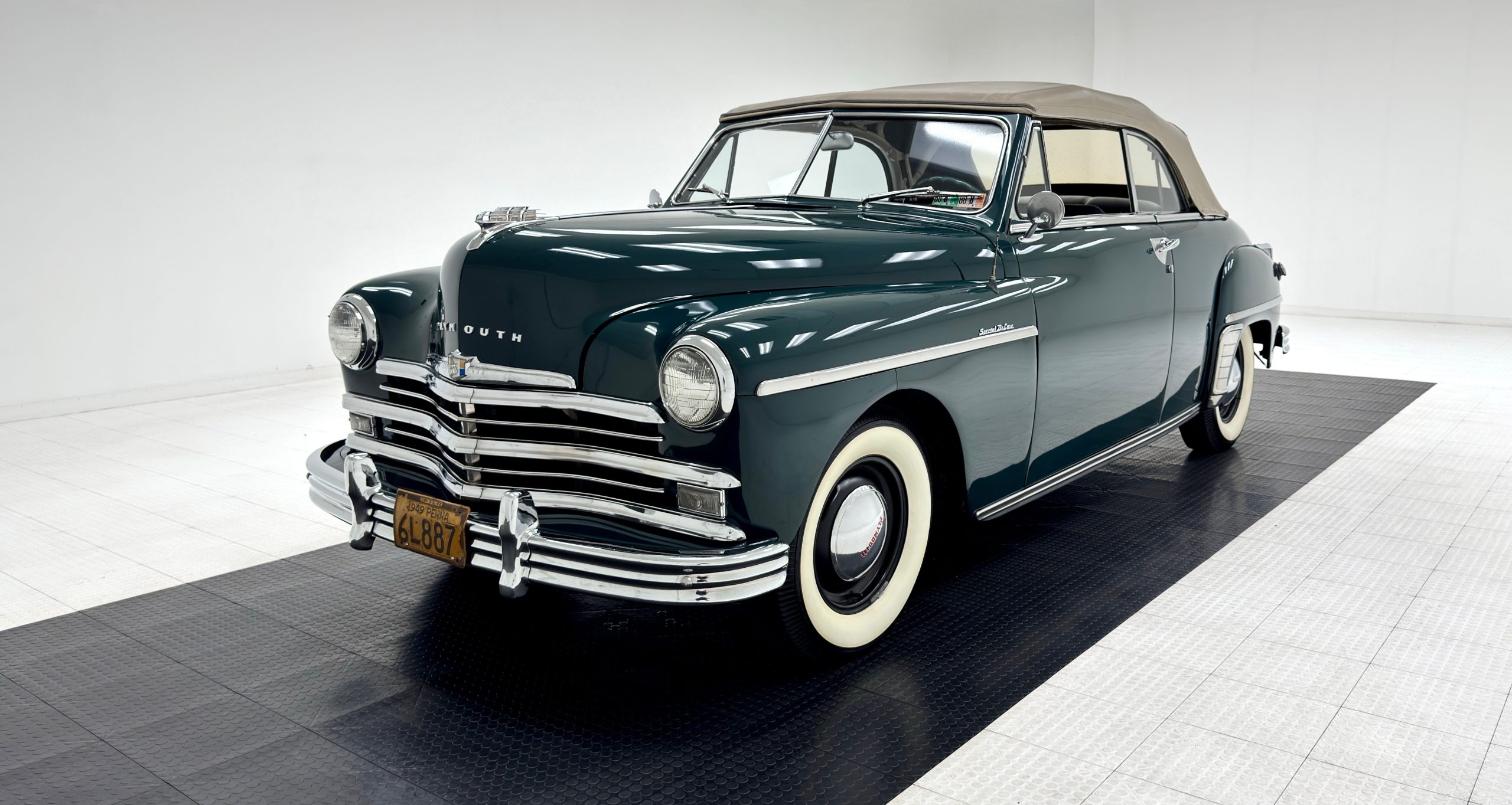 1949 Plymouth P18 Special Deluxe