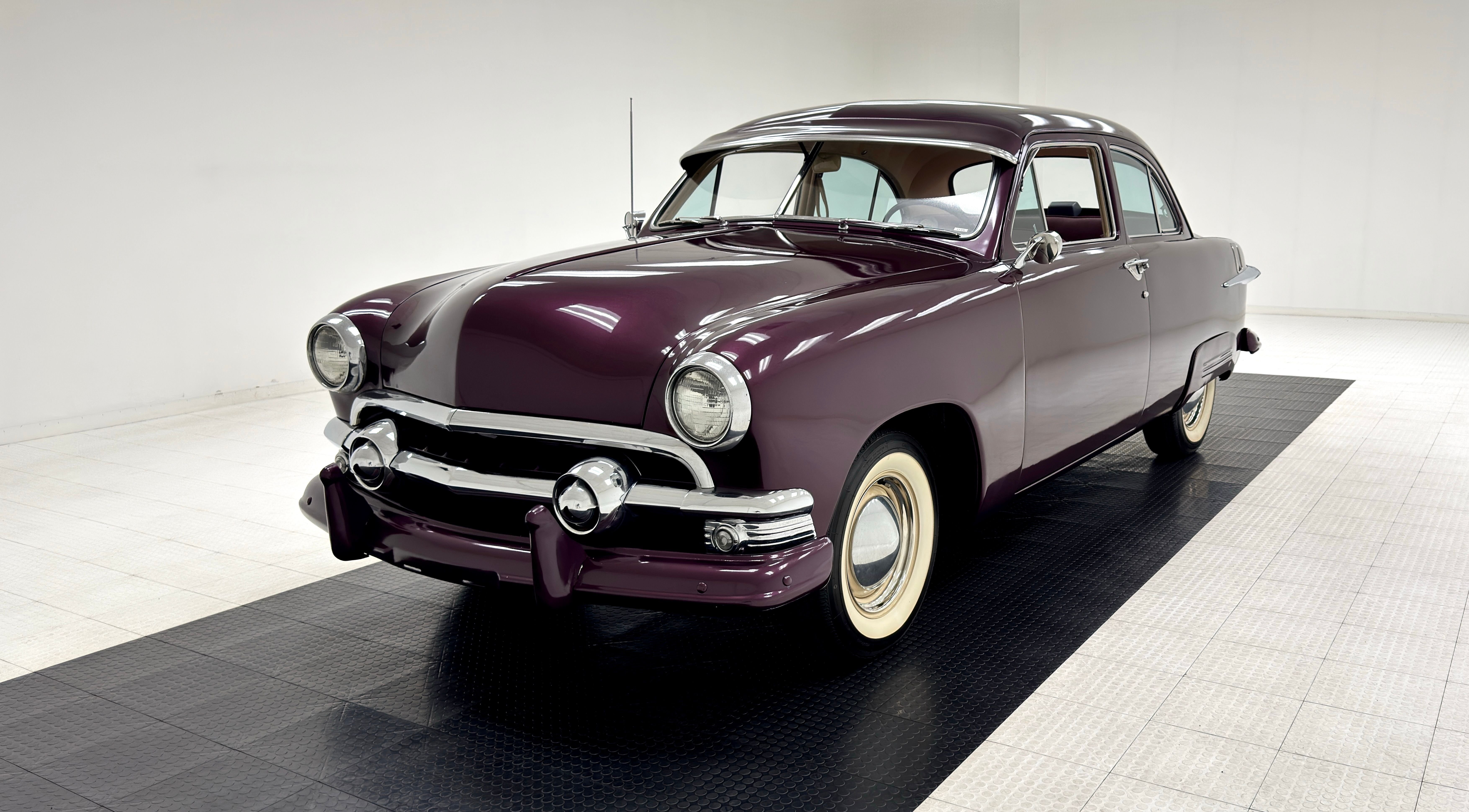 1951 Ford Custom Deluxe Tudor
