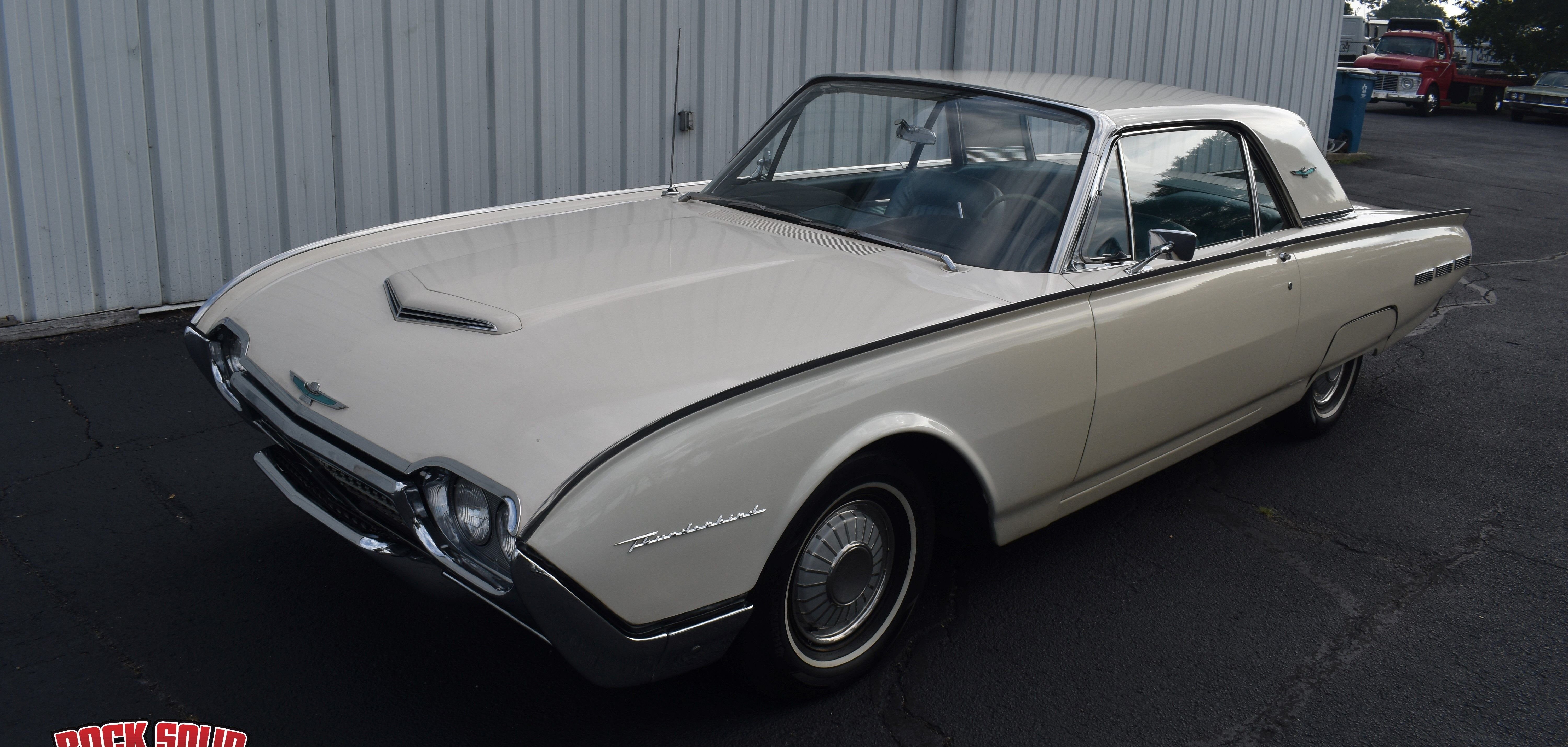 classic sports cars