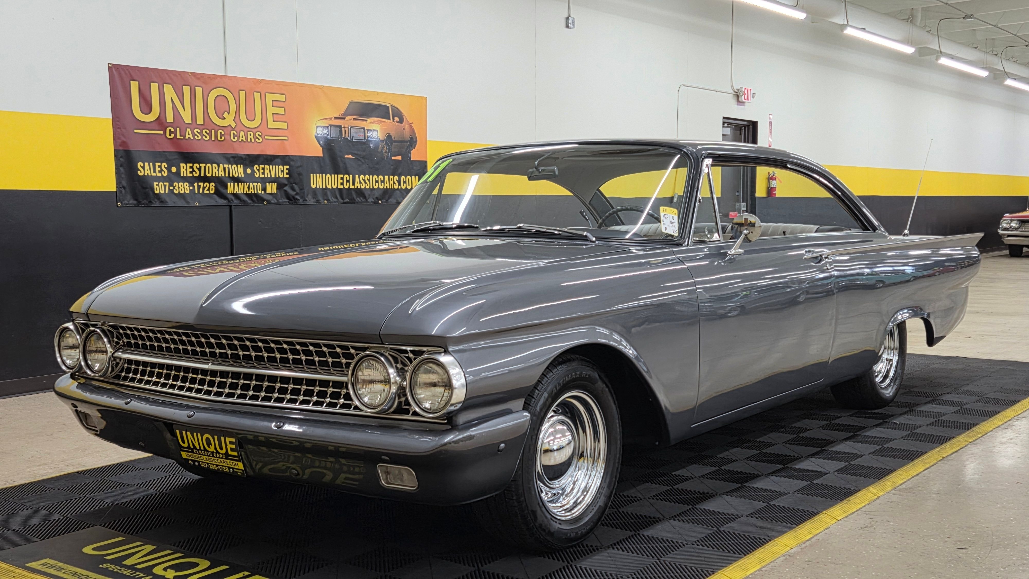 1961 Ford Galaxy Club Victoria