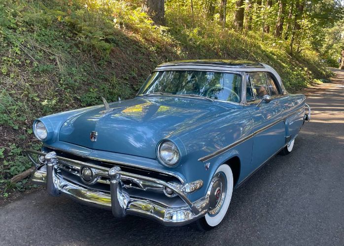 1954 Ford Crestline Skyliner