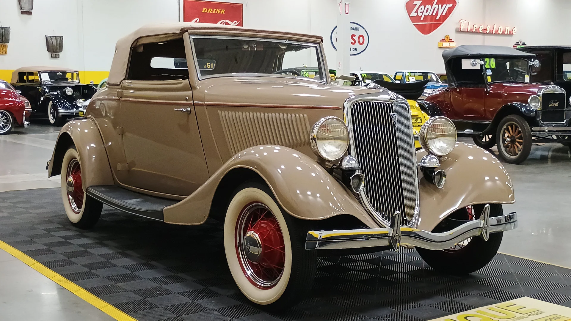 1934 Ford Deluxe Cabriolet