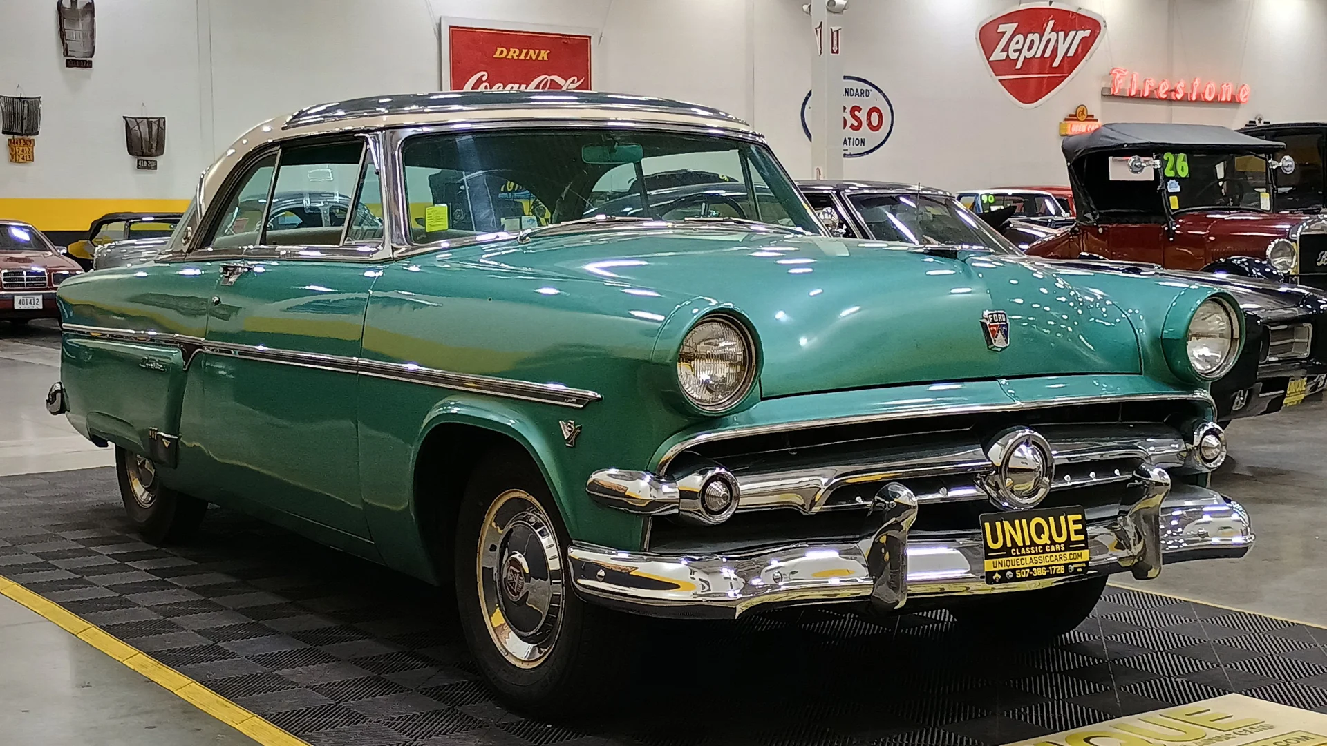 1954 Ford Skyliner