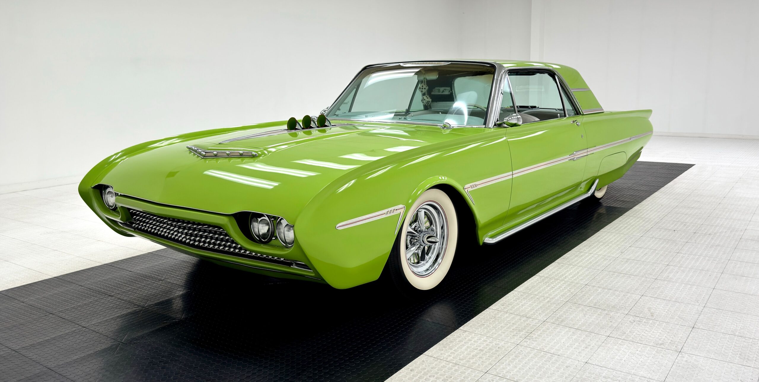1962 Ford Thunderbird