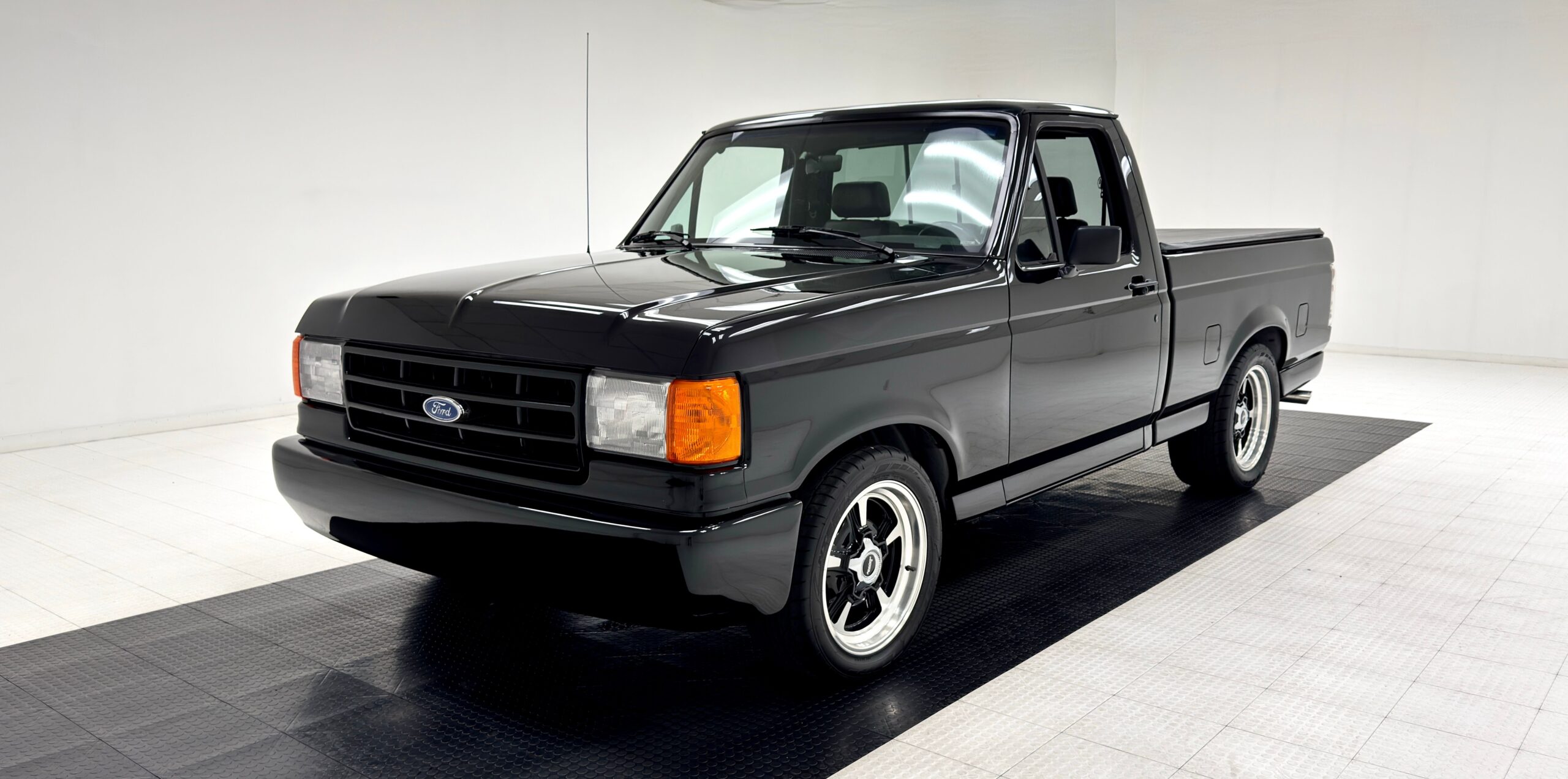 1989 Ford F150 XLT Lariat