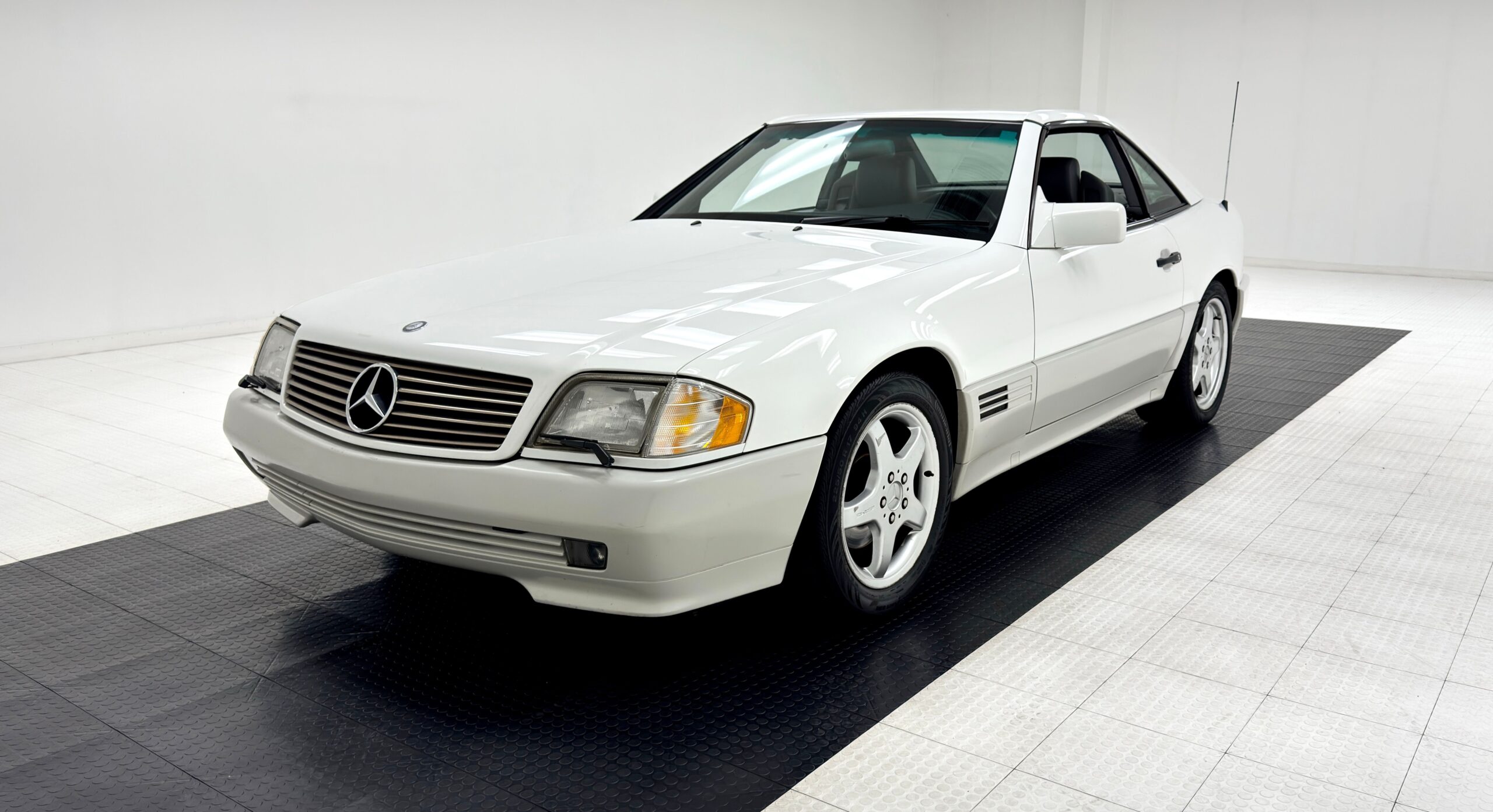 1995 Mercedes Benz SL320