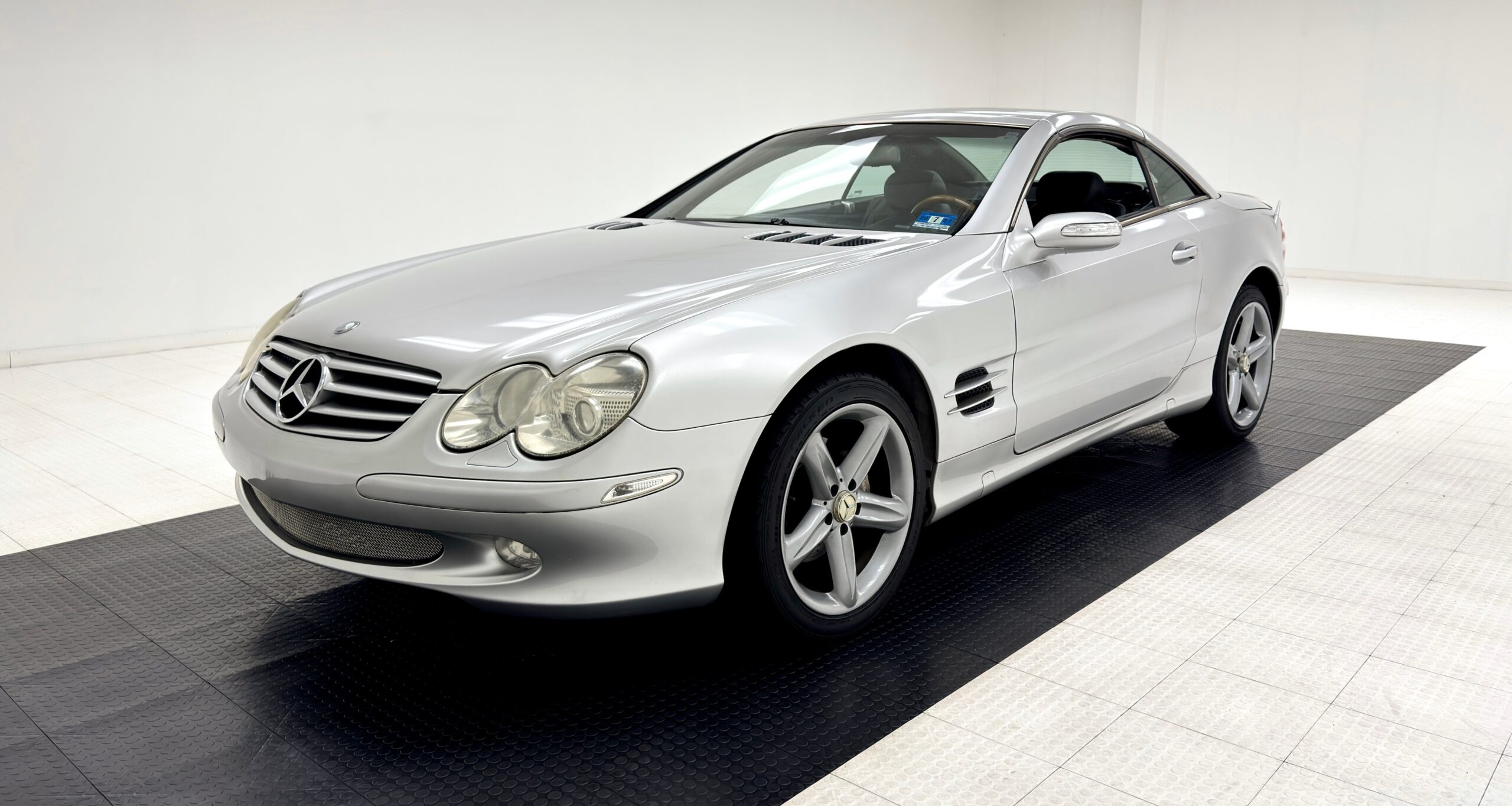 2004 Mercedes-Benz SL500