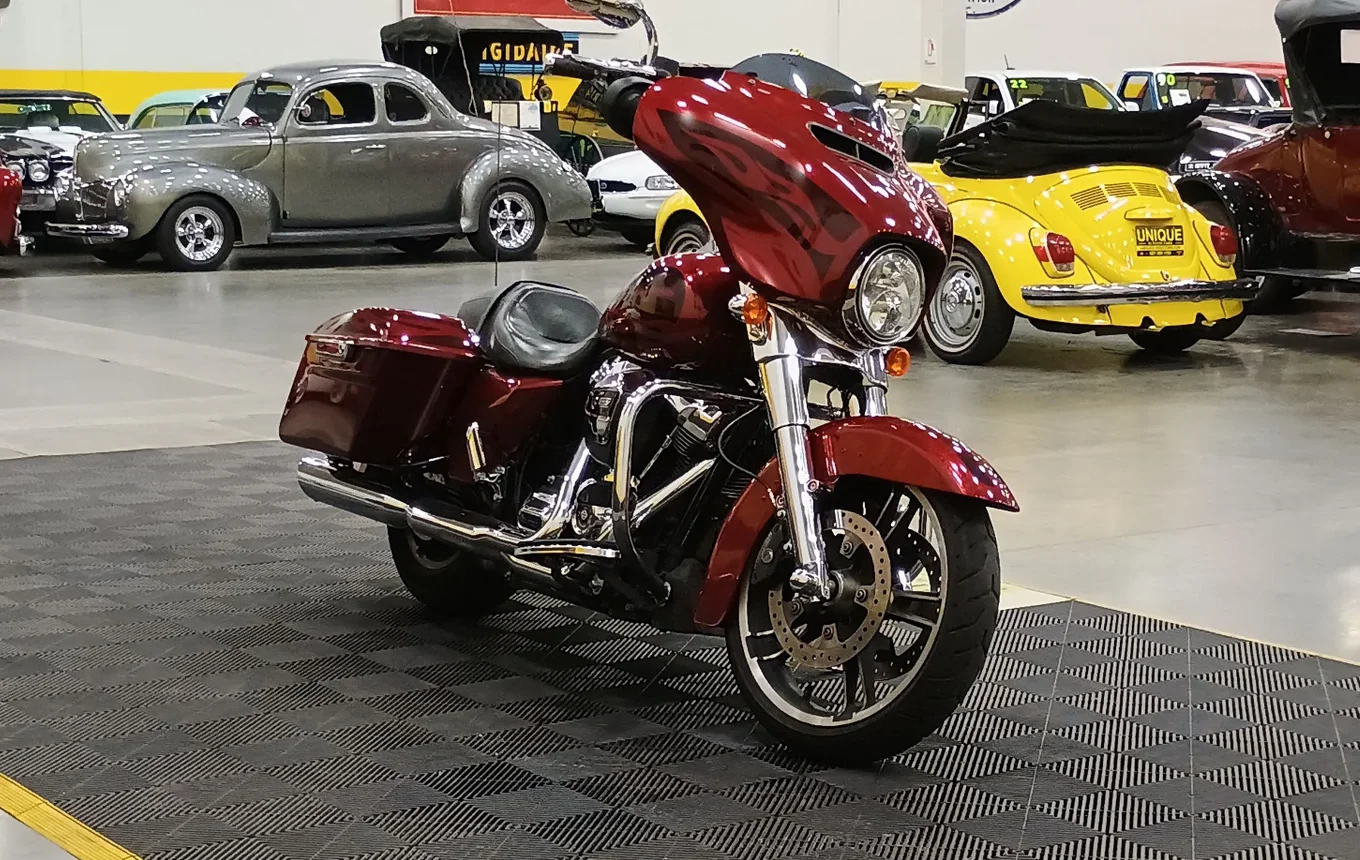 2017 Harley-Davidson FLHXS