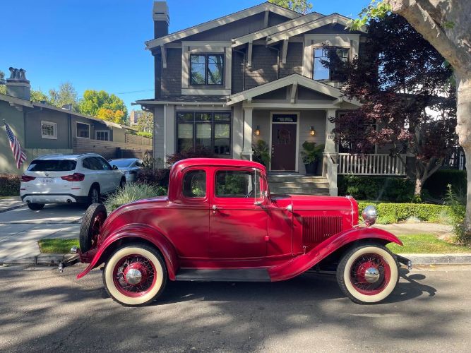 1932 Ford 5-Window Coupe