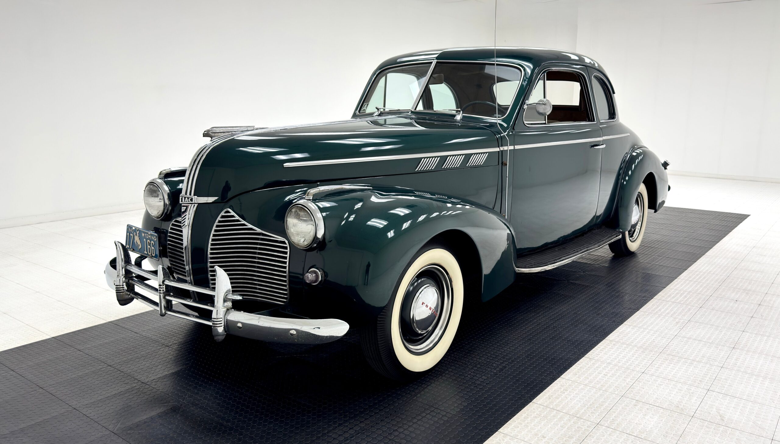 1940 Pontiac Deluxe 6 Series