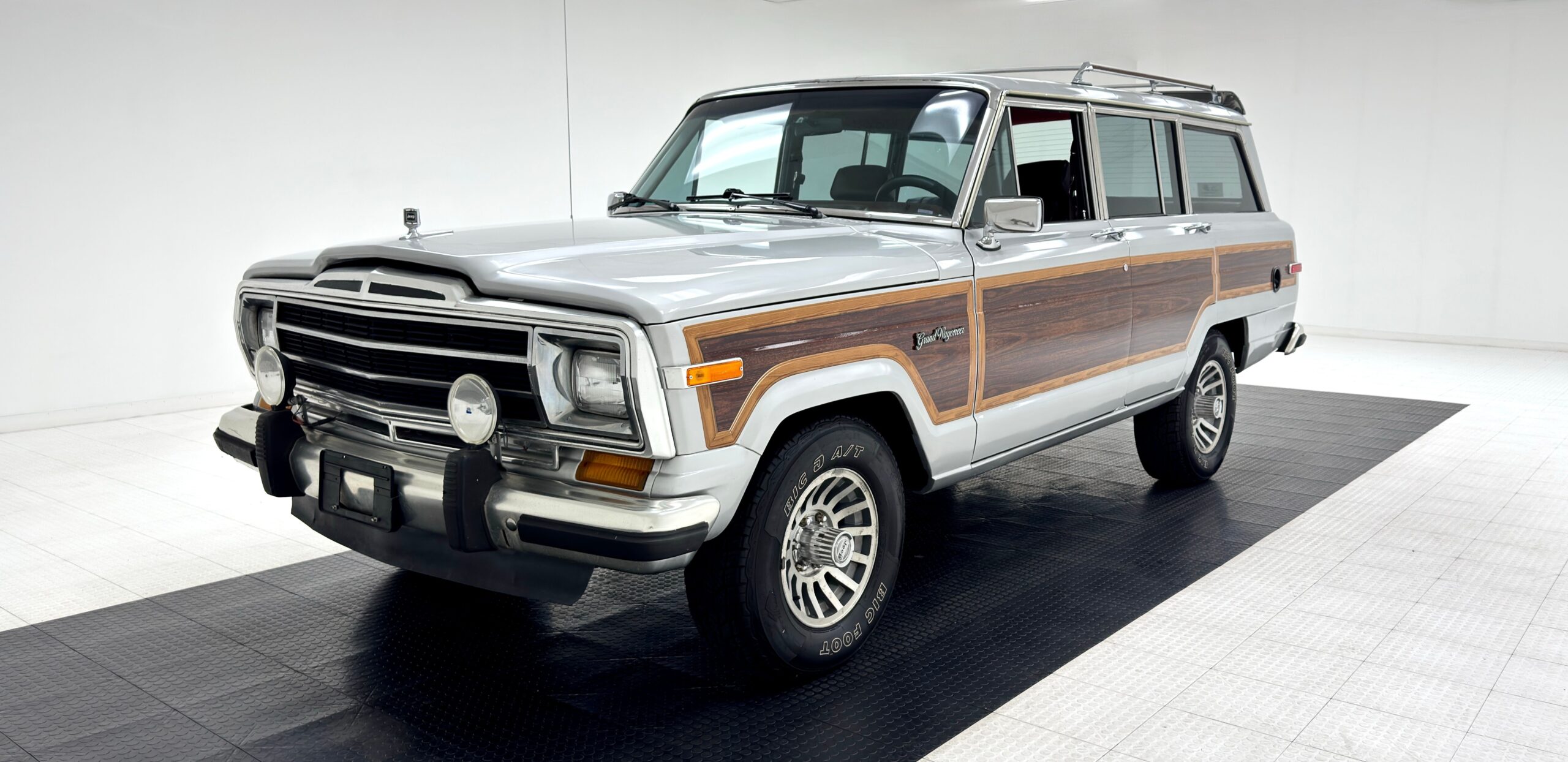 1988 Jeep Grand Wagoneer