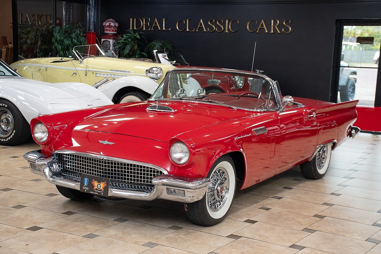 1957 Ford Thunderbird