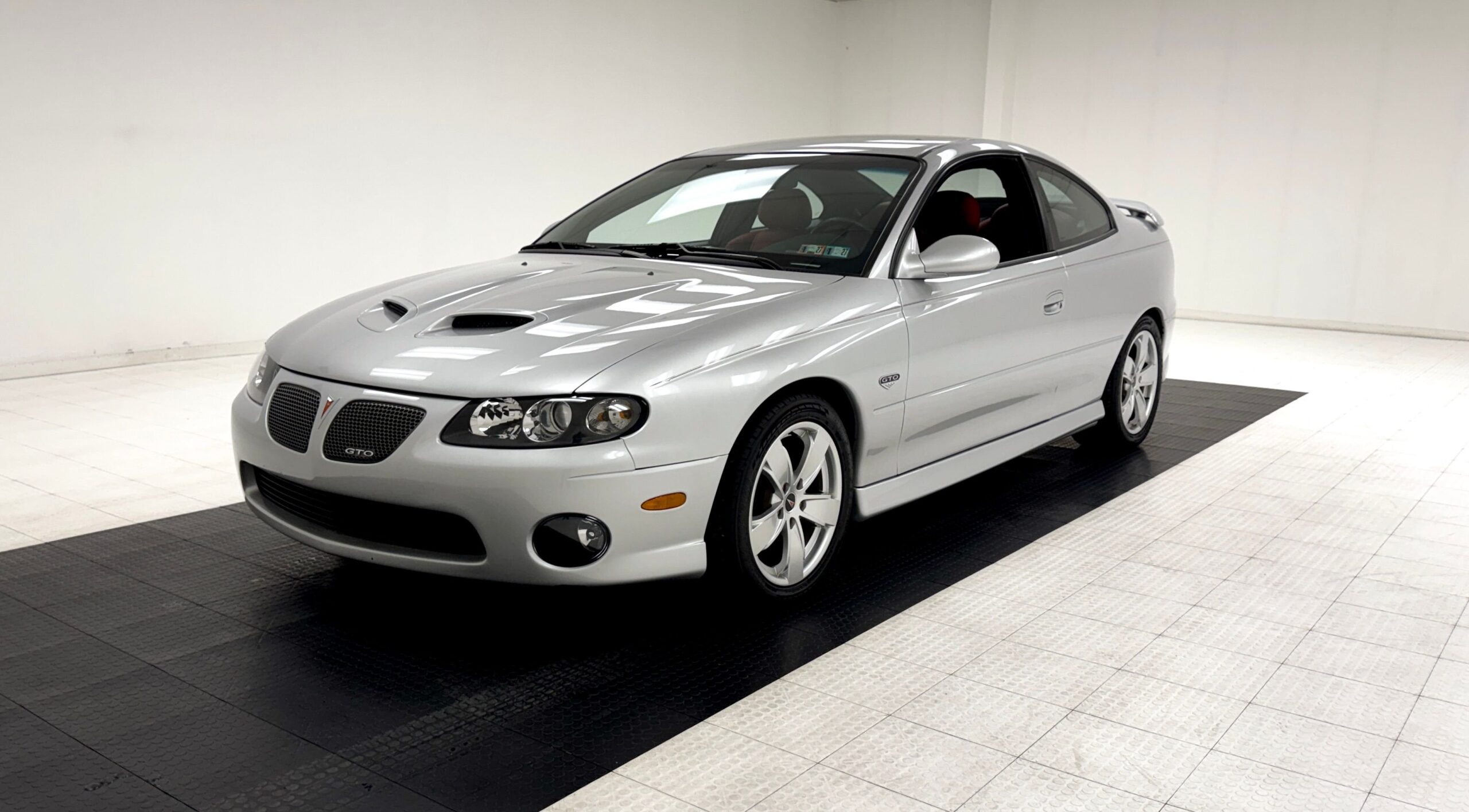2005 Pontiac GTO Coupe