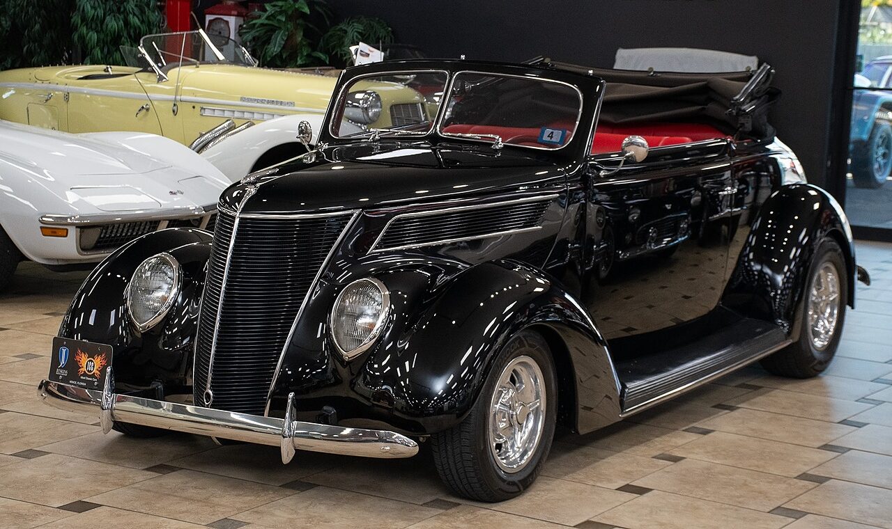 1937 Ford Cabriolet