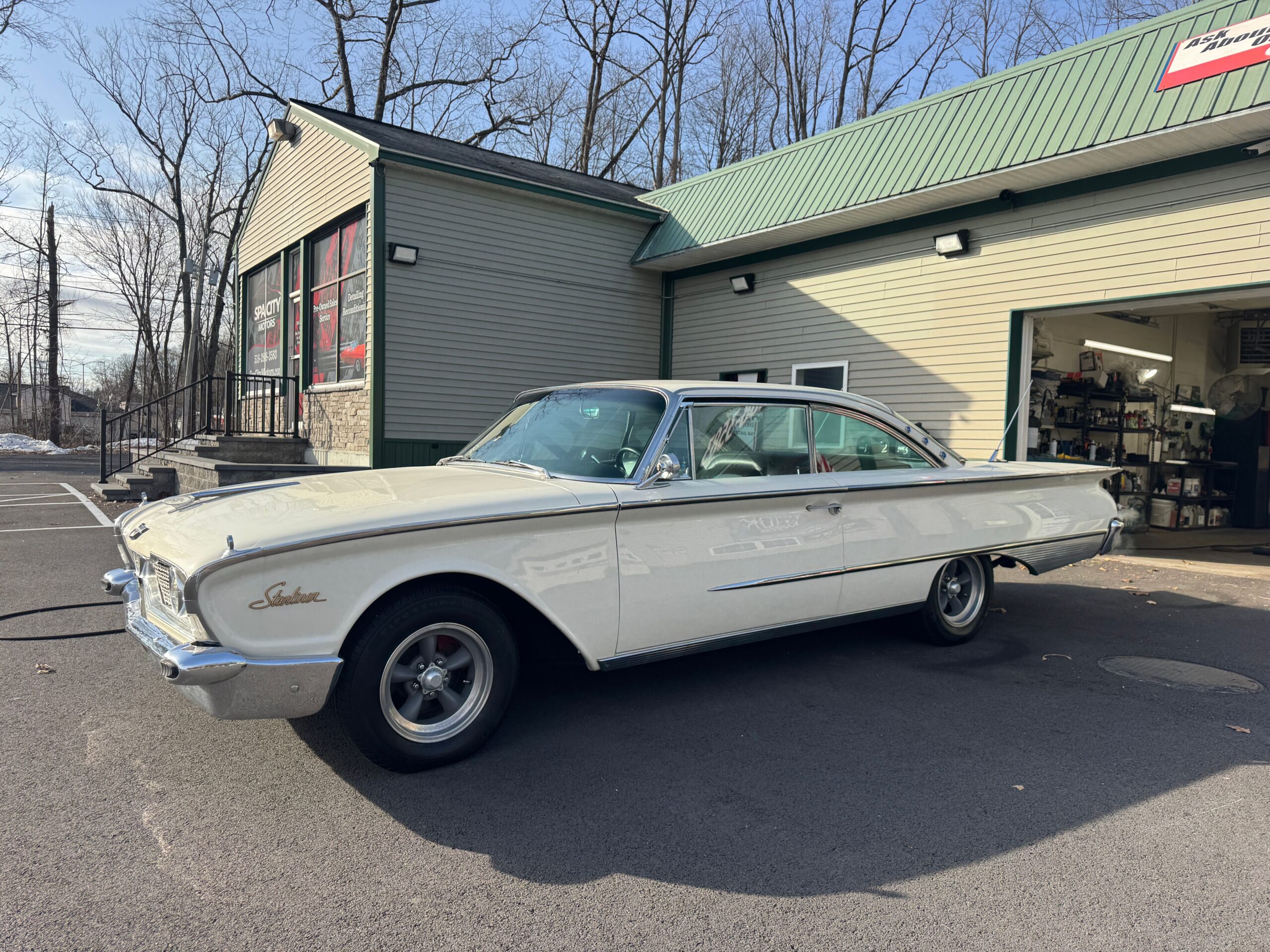 1960 Ford Starliner