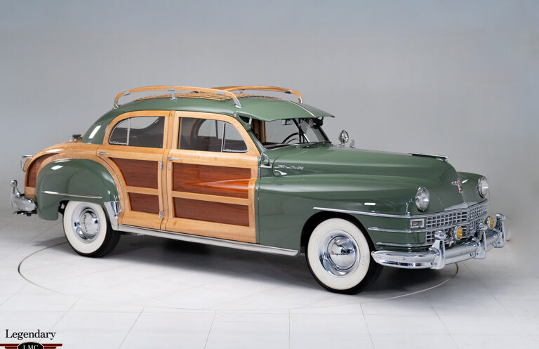classic Town & Country Barrellback Sedan