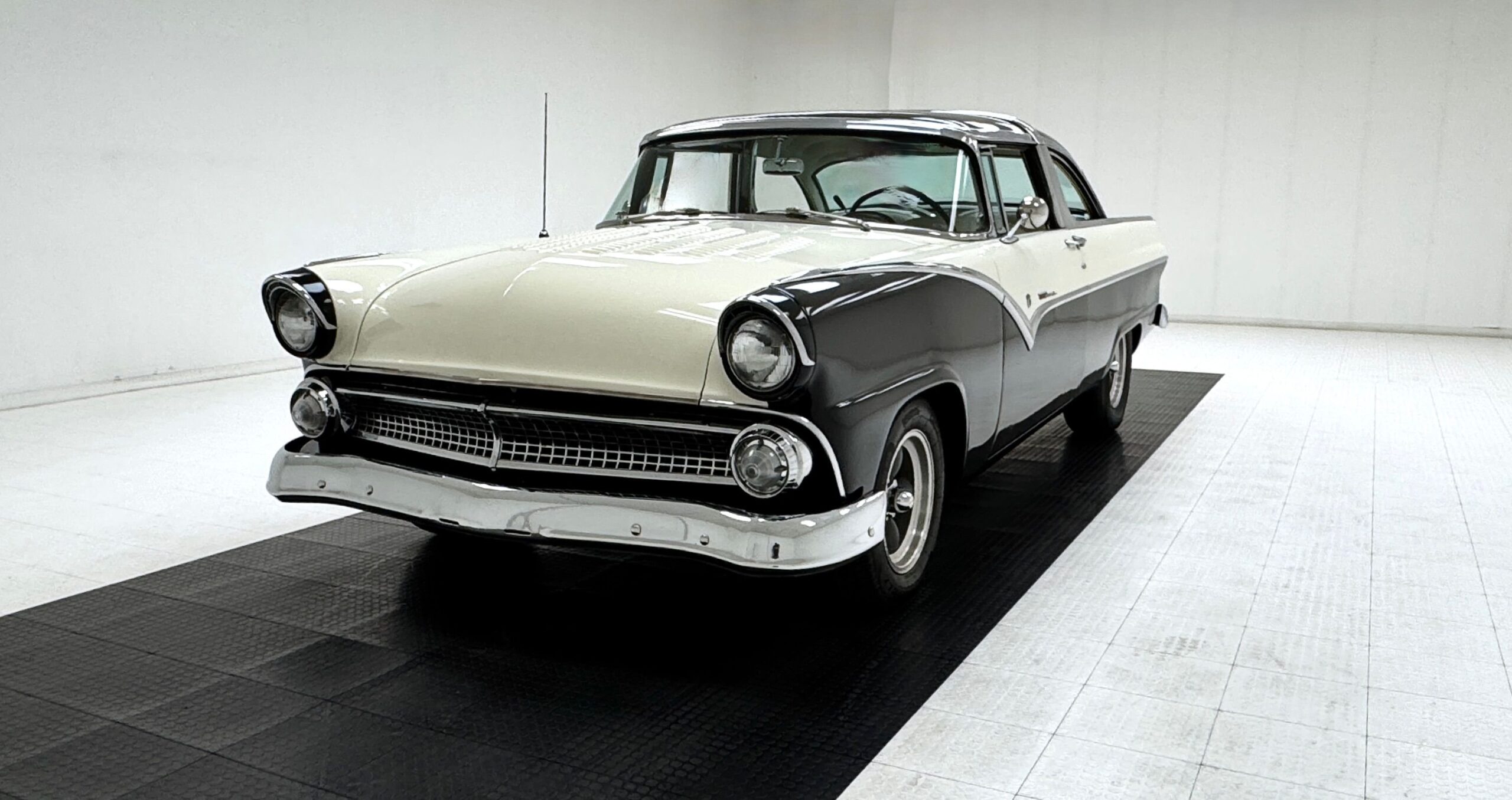 crown victoria 2-door hardtop for sale