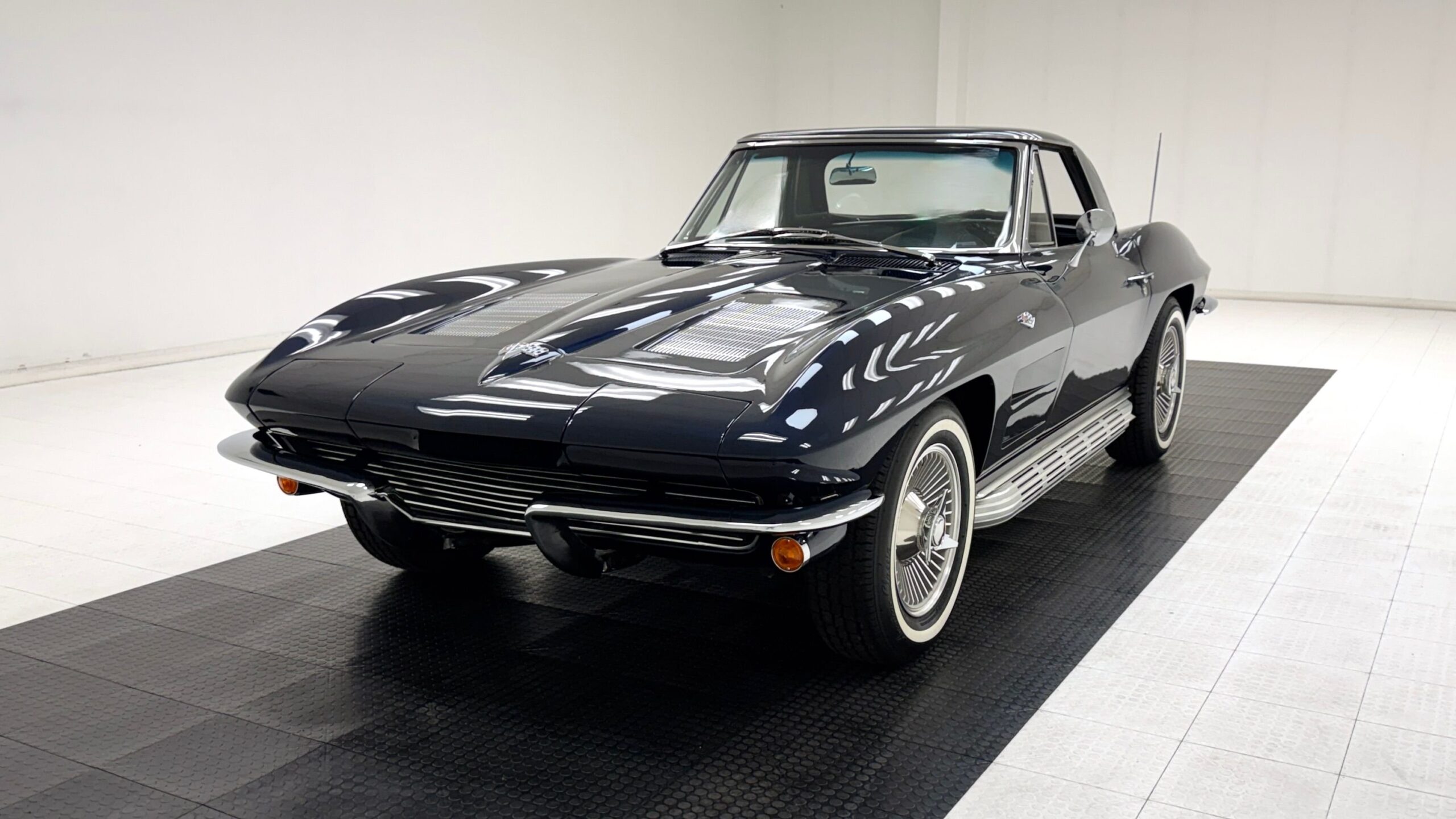 classic Chevy 'Vette muscle car for sale
