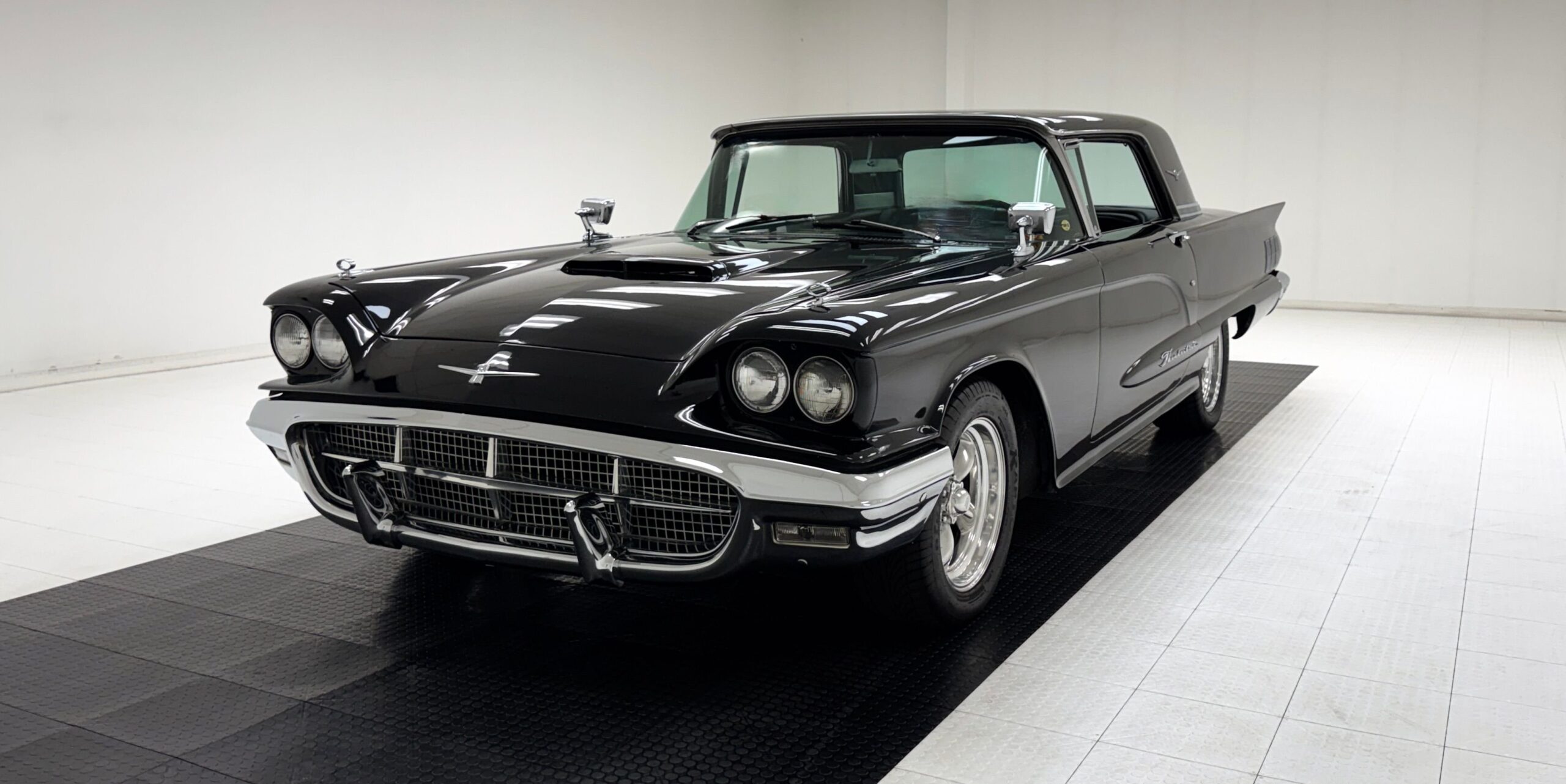 Raven Black 352ci V8