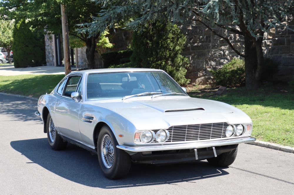 Vantage Sports Saloon is a 5-Speed manual