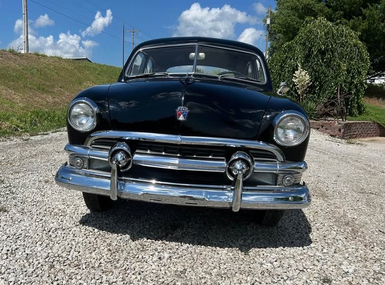 Tudor Sedan
