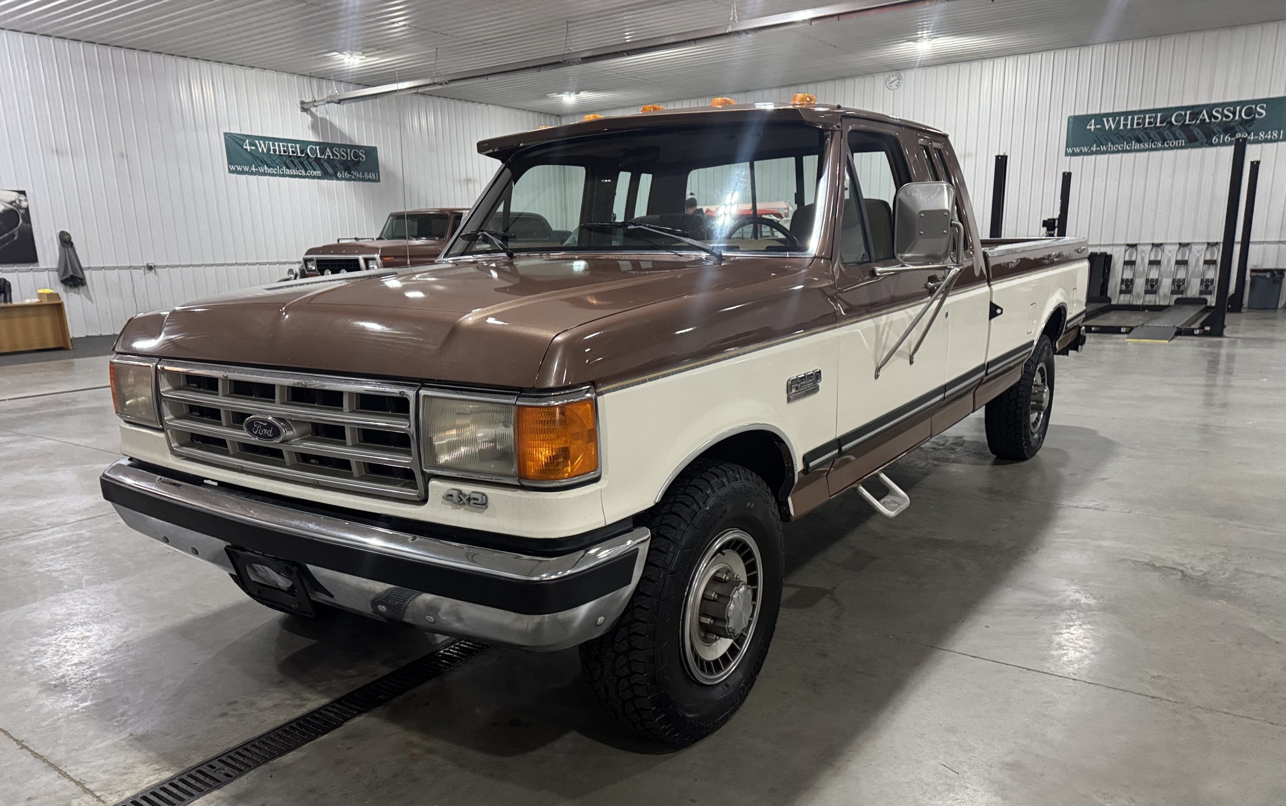 XLT Lariat